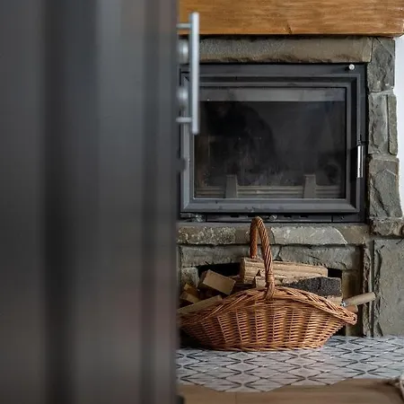 Jedrek Z Sauna, Kominkiem I Tarasem