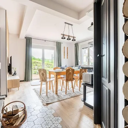 Jedrek Z Sauna, Kominkiem I Tarasem